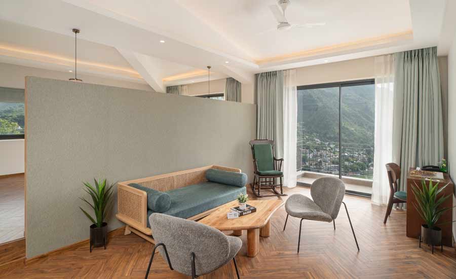 Vaapi Comfort Inn Hotel by Delight Stay